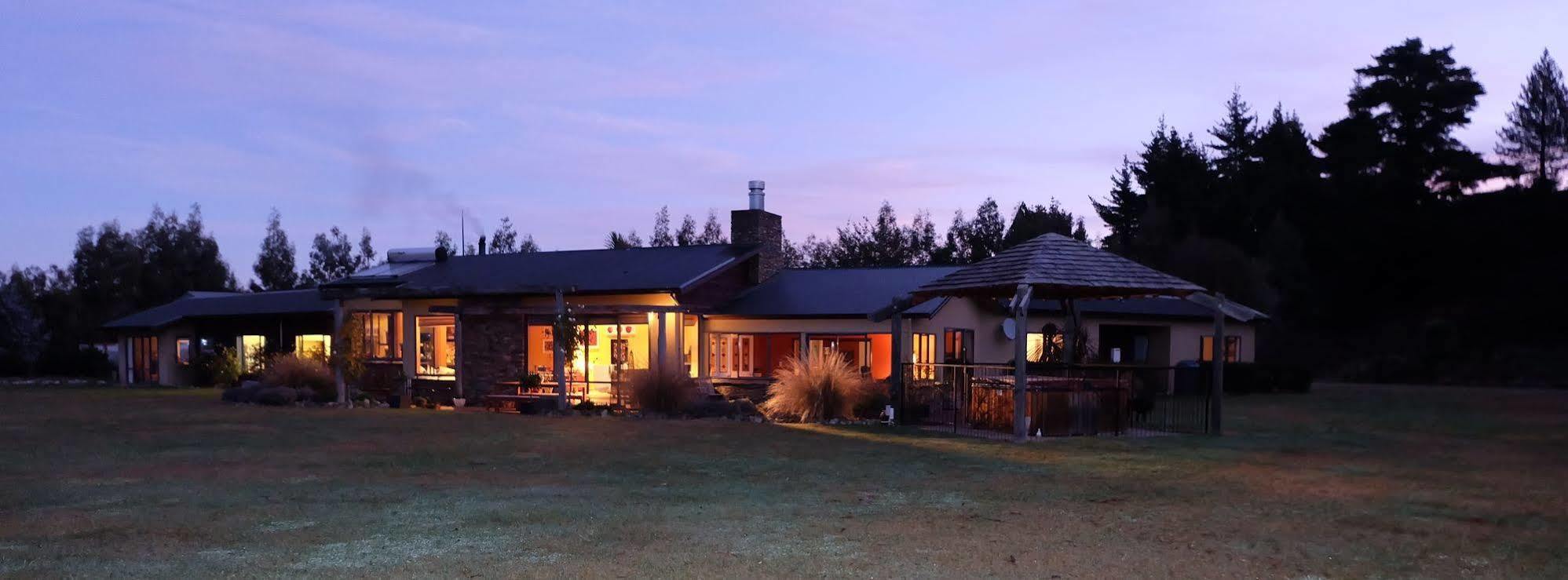 Mount Maude Country Lodge Ванака Экстерьер фото