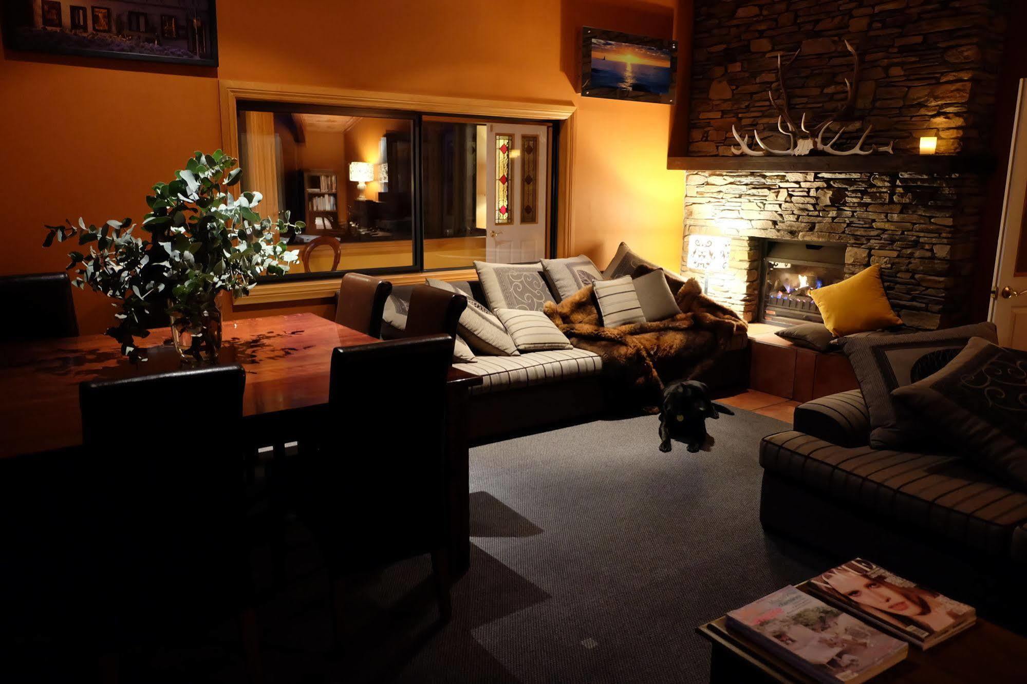 Mount Maude Country Lodge Ванака Экстерьер фото